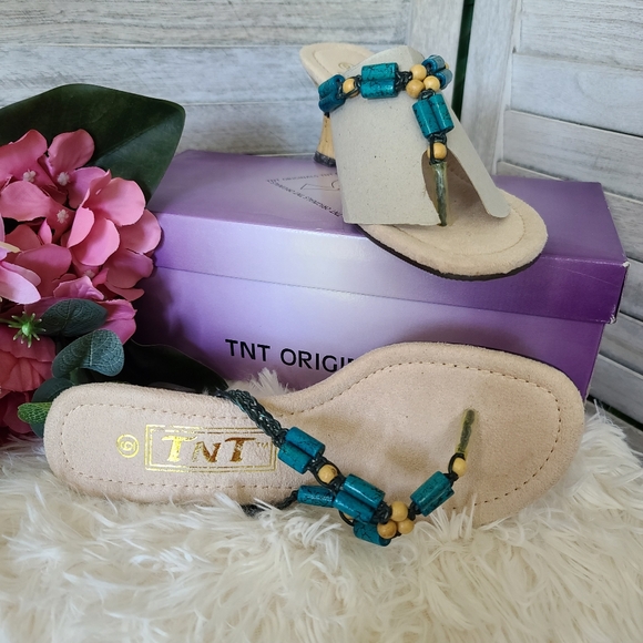 NIB TNT Wedge Turquoise Beaded Sandals - Picture 2 of 6